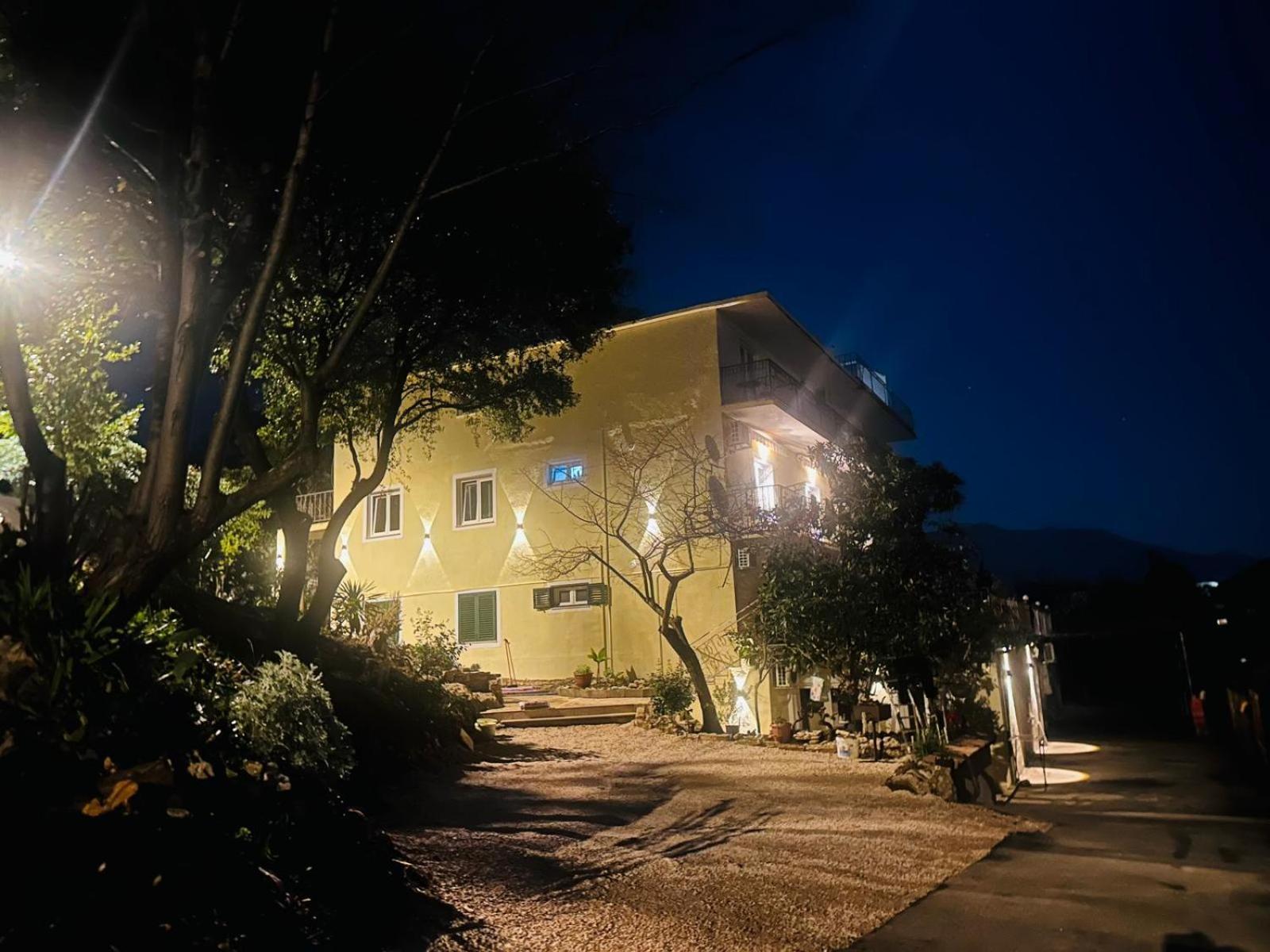 Elegance Suite Mary Orebic Exterior photo